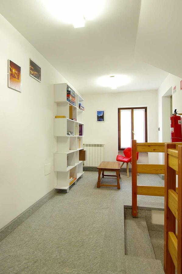 Ostello Ou Crierel Lillianes Buitenkant foto